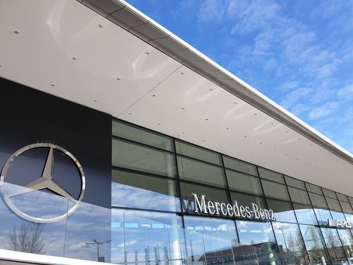 Mercedes Benz Márkakereskedés
